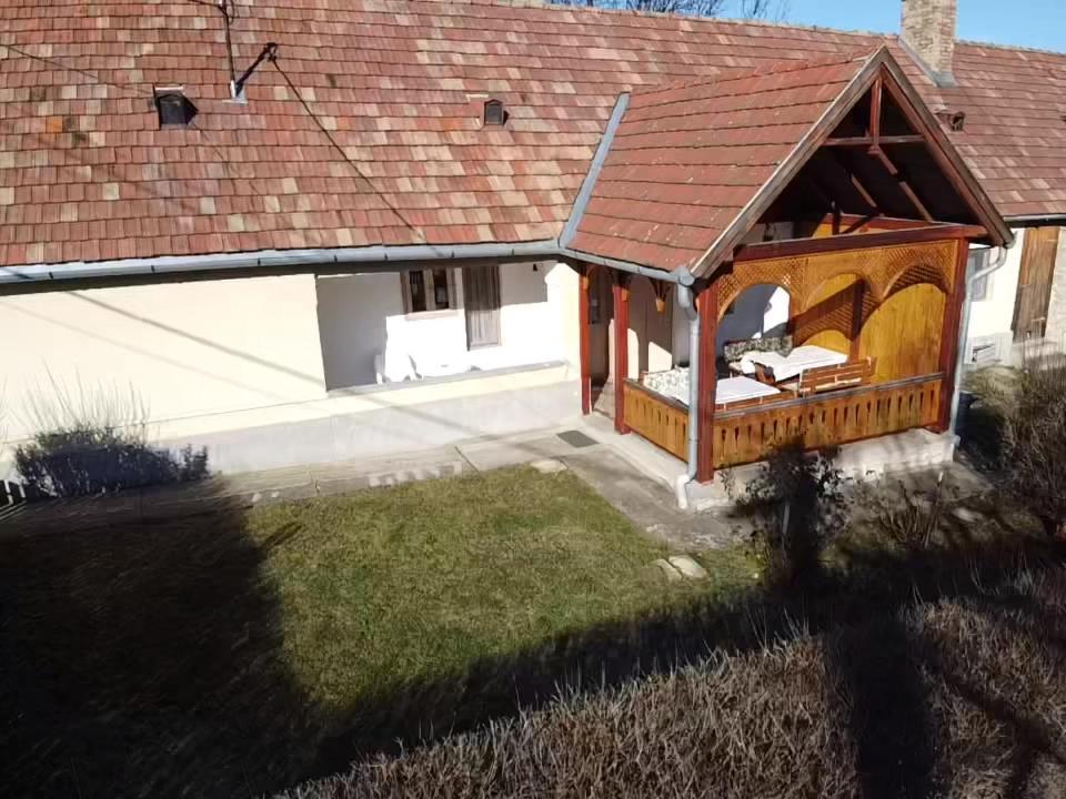Devenyi Vendeghaz Csesznek Exterior photo
